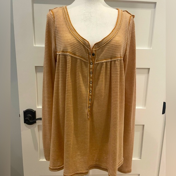Free Peeple Oversized Babydoll Golden Long Sleeve Waffle Shirt/Tunic, Size M - Picture 2 of 8